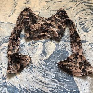 Long sleeve crop top.